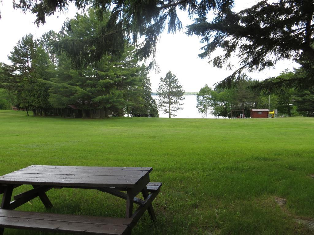 Bondi Village Cottage Resort Lake of Bays Esterno foto
